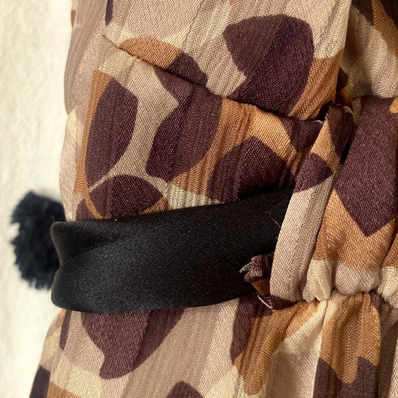 BCBG MAXAZRIA Silk Cocktail Dress animal-like print 🐆 Size 8, (like new!) NYE🥂 - Picture 15 of 16